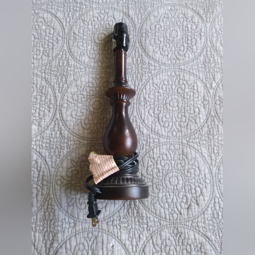 Basic Table Lamp
